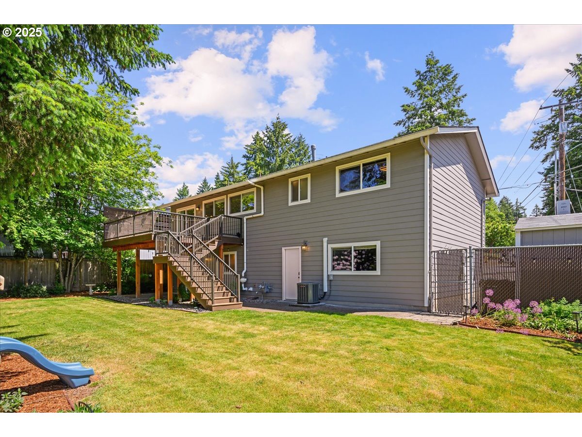 885 Southwest Spring Lane Portland, OR 97225 - Photo 35 of 48 Gallery Image 35