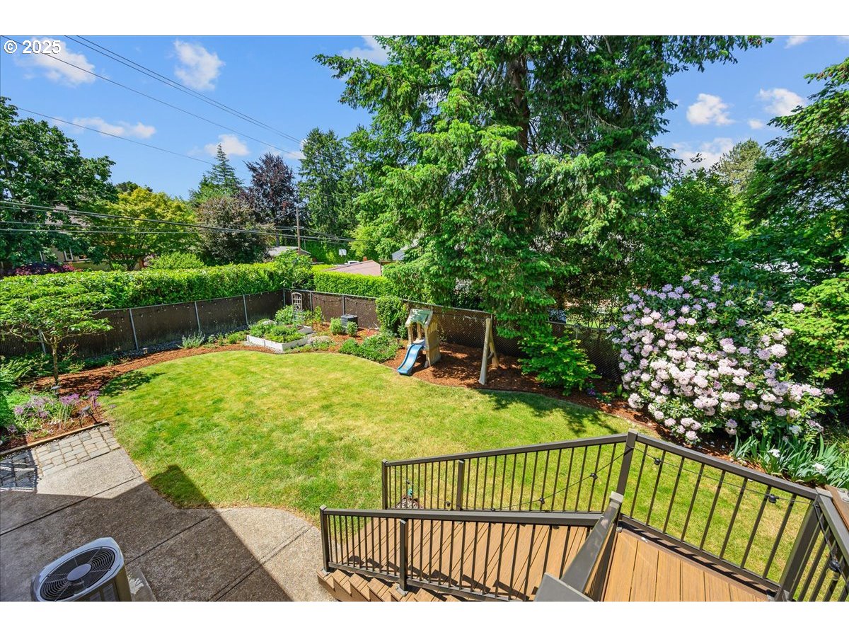 885 Southwest Spring Lane Portland, OR 97225 - Photo 40 of 48 Gallery Image 40