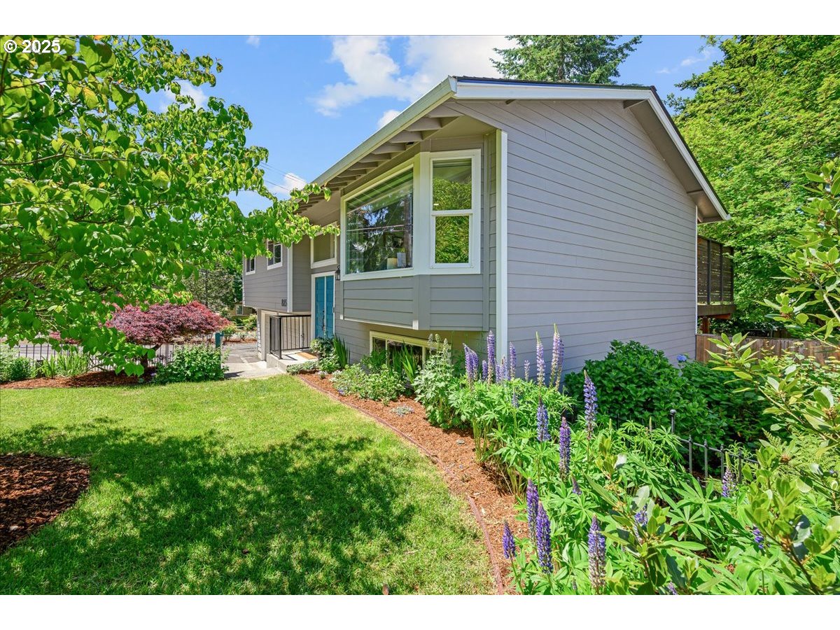 885 Southwest Spring Lane Portland, OR 97225 - Photo 42 of 48 Gallery Image 42