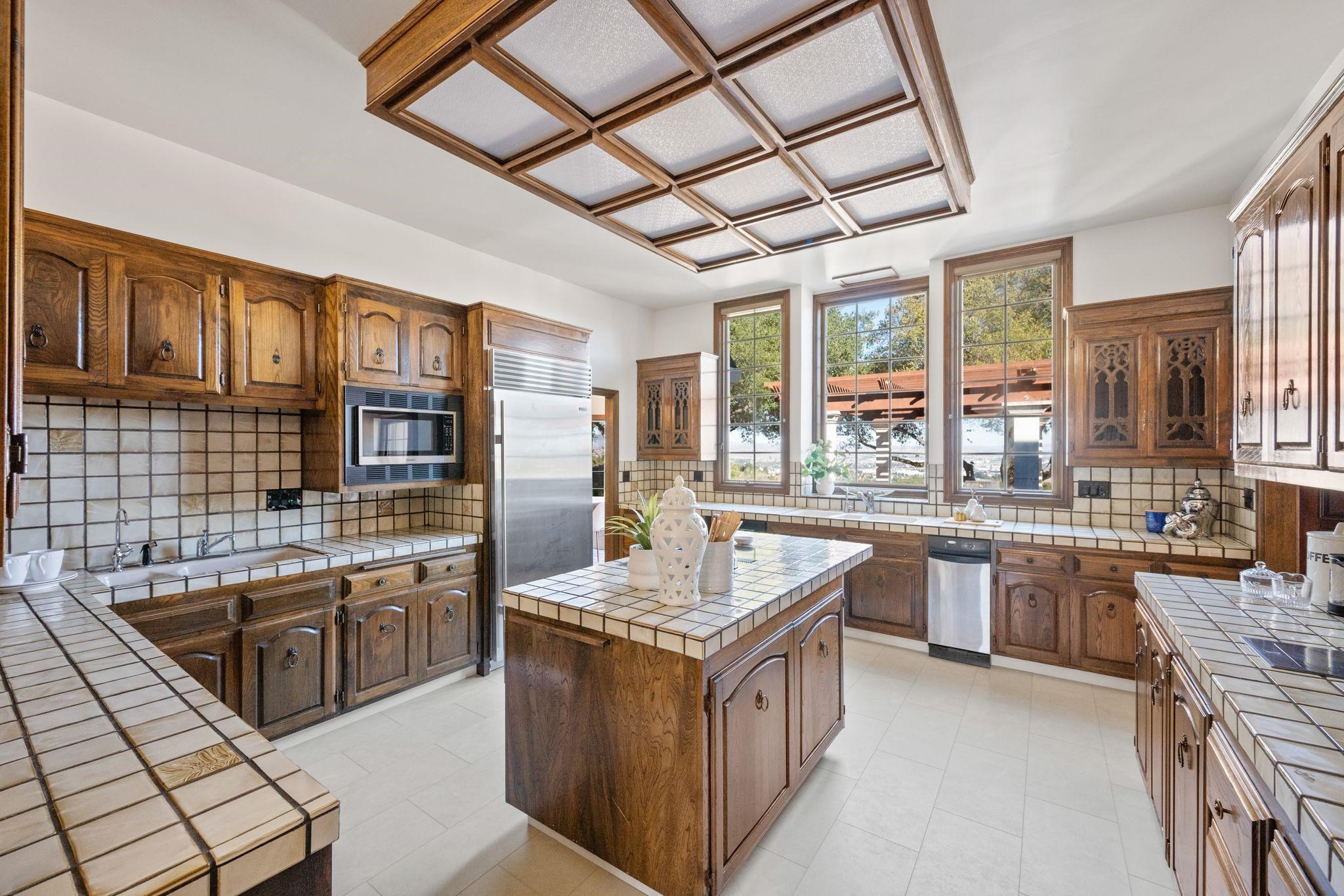 10633 Dublin Canyon Road Pleasanton, CA 94588 - Photo 15 of 49