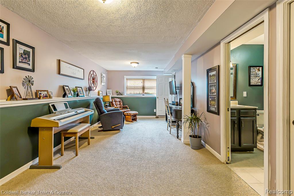 411 Springwell Lane Howell, MI 48843 - Photo 20 of 33