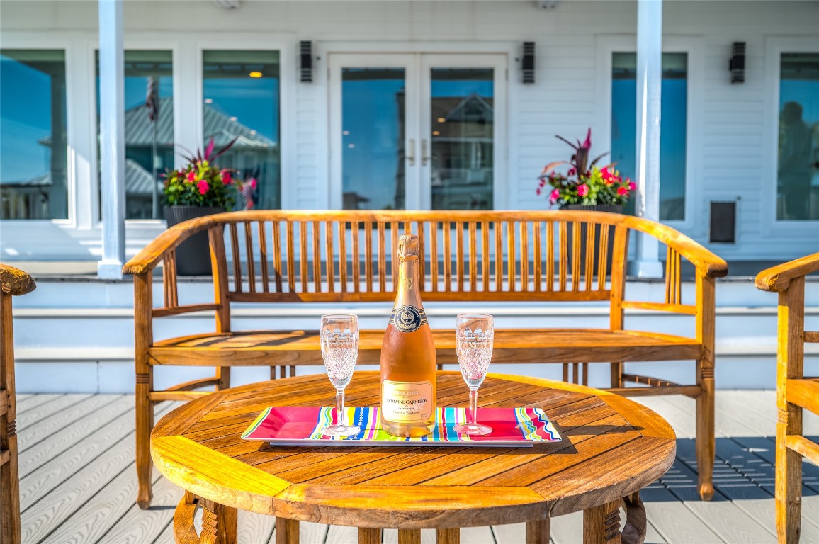 242 Isles End Road Tiki Island, TX 77554 - Photo 14 of 50 This inviting space awaits you after a short, 45 minute drive from Houston!