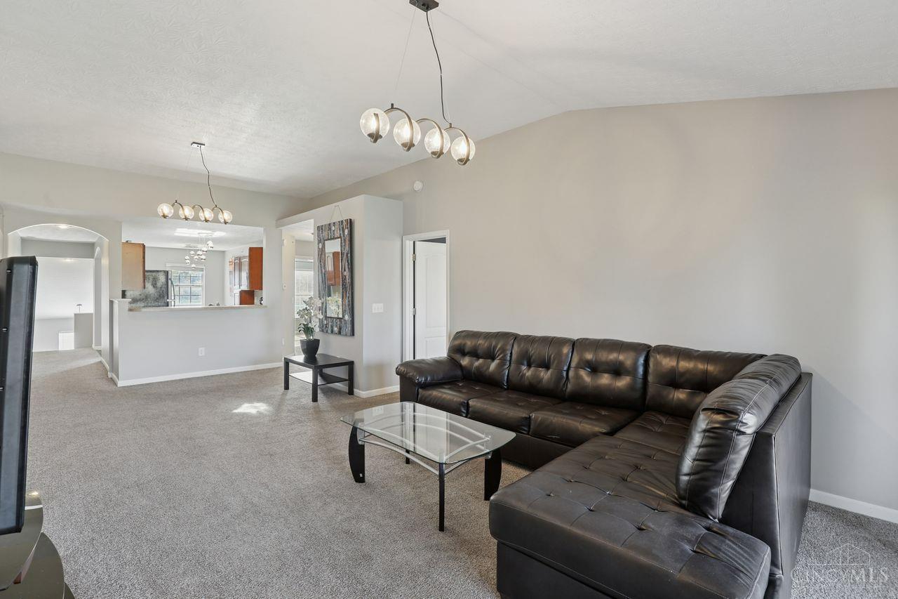 6807 Cloudscape Way Maineville, OH 45039 - Photo 4 of 50