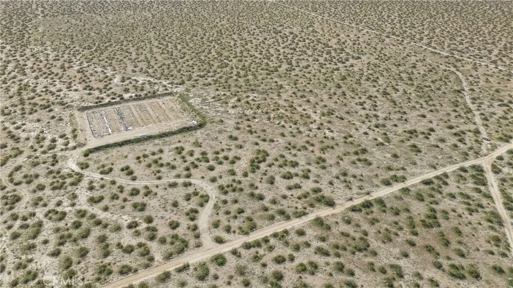 180 Vic 180 Palmdale, CA 93591 - Photo 7 of 12 view of a bathroom