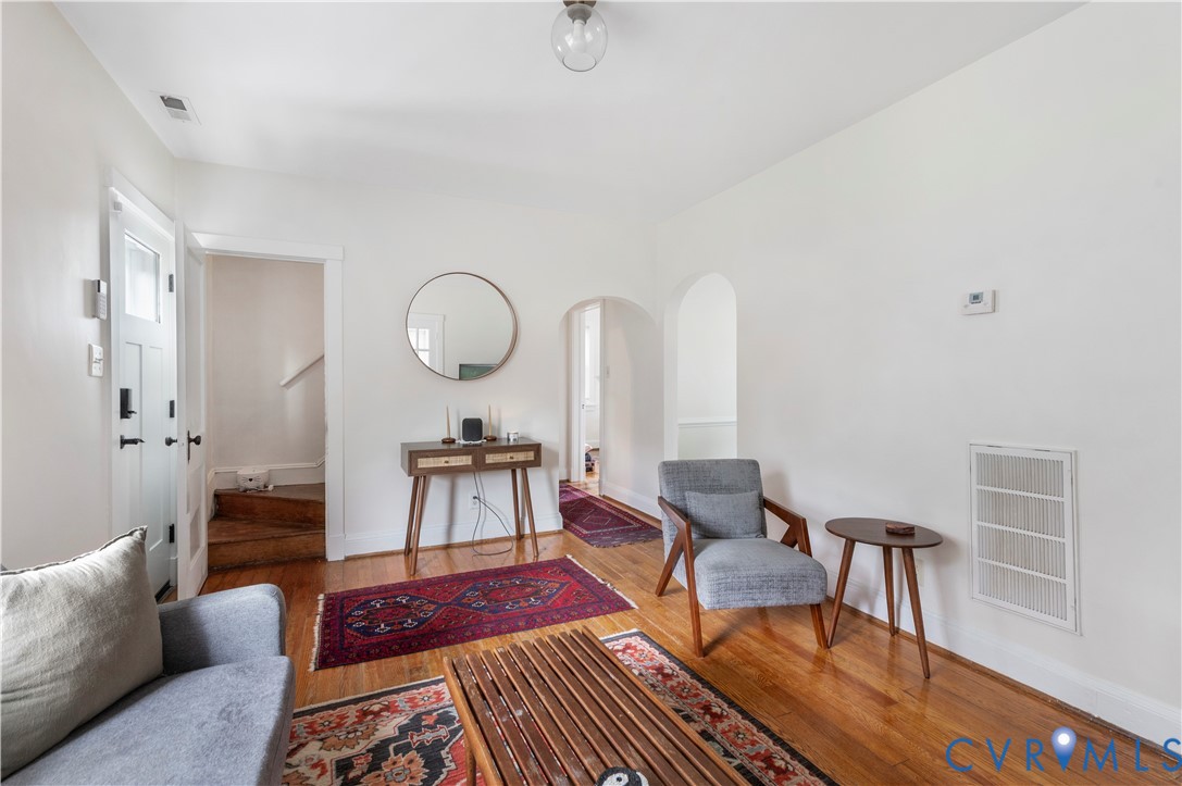 613 Rothesay Road Richmond, VA 23221 - Photo 4 of 36 Gallery Image 4
