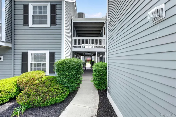 $314,900 | 301 Commons Way, Unit C (FIRST FLOOR), Fishkill, NY 12524