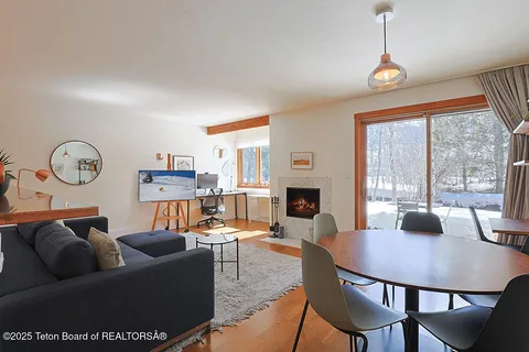 $998,000 | 3730 North Lake Creek Drive, Unit 2512, Wilson, WY 83014