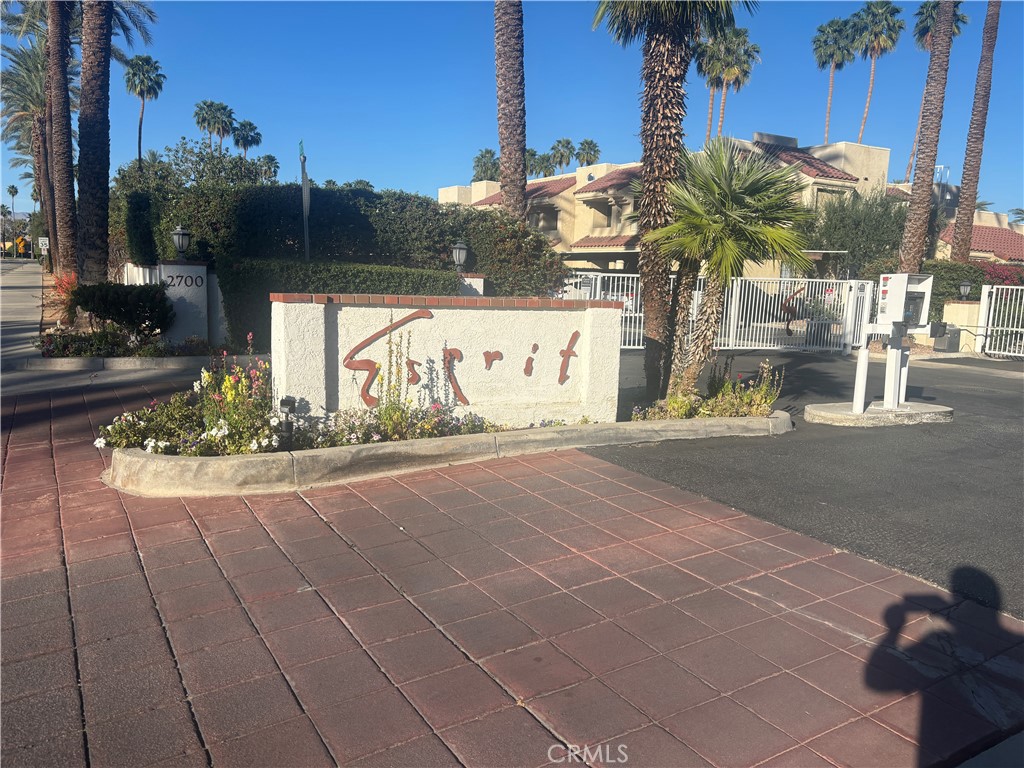 2700 Lawrence Crossley Road, Unit 84 Palm Springs, CA 92264 - Photo 3 of 27