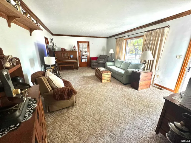 $129,900 | 420 West 3rd Street, Centralia, IL 62801