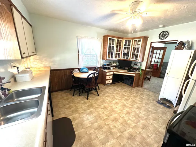 $129,900 | 420 West 3rd Street, Centralia, IL 62801