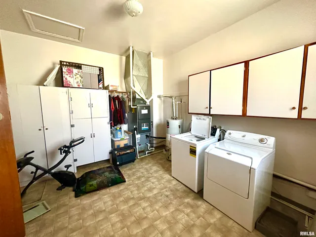 $129,900 | 420 West 3rd Street, Centralia, IL 62801