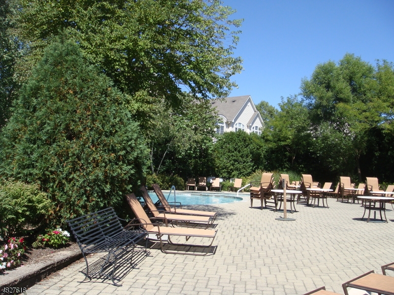 321 Edmonton Court Livingston, NJ 07039 - Photo 12 of 13