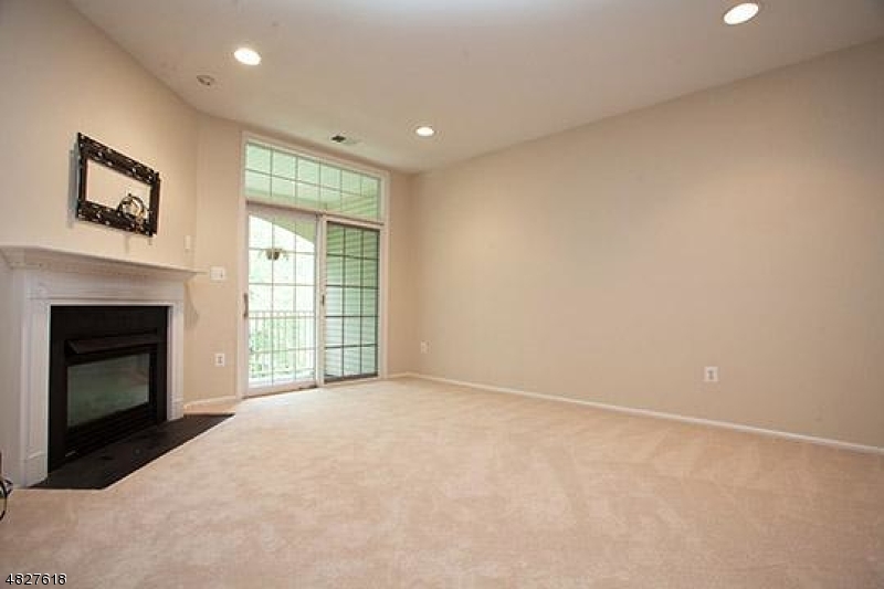 321 Edmonton Court Livingston, NJ 07039 - Photo 4 of 13
