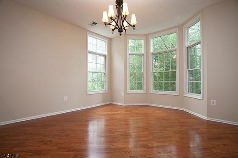 321 Edmonton Court Livingston, NJ 07039 - Photo 5 of 13