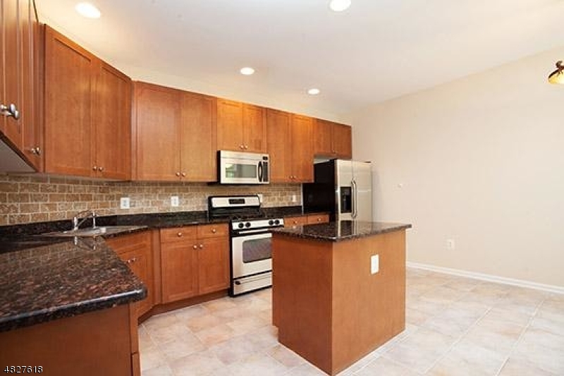 321 Edmonton Court Livingston, NJ 07039 - Photo 7 of 13