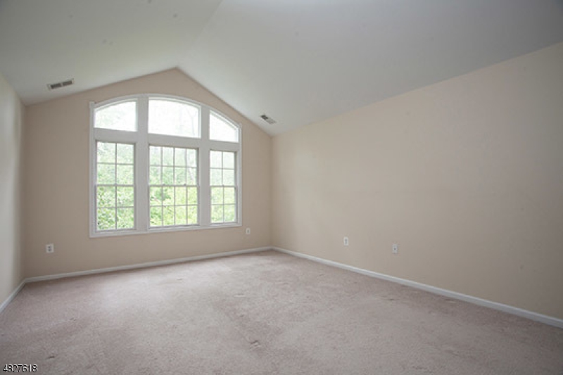 321 Edmonton Court Livingston, NJ 07039 - Photo 10 of 13