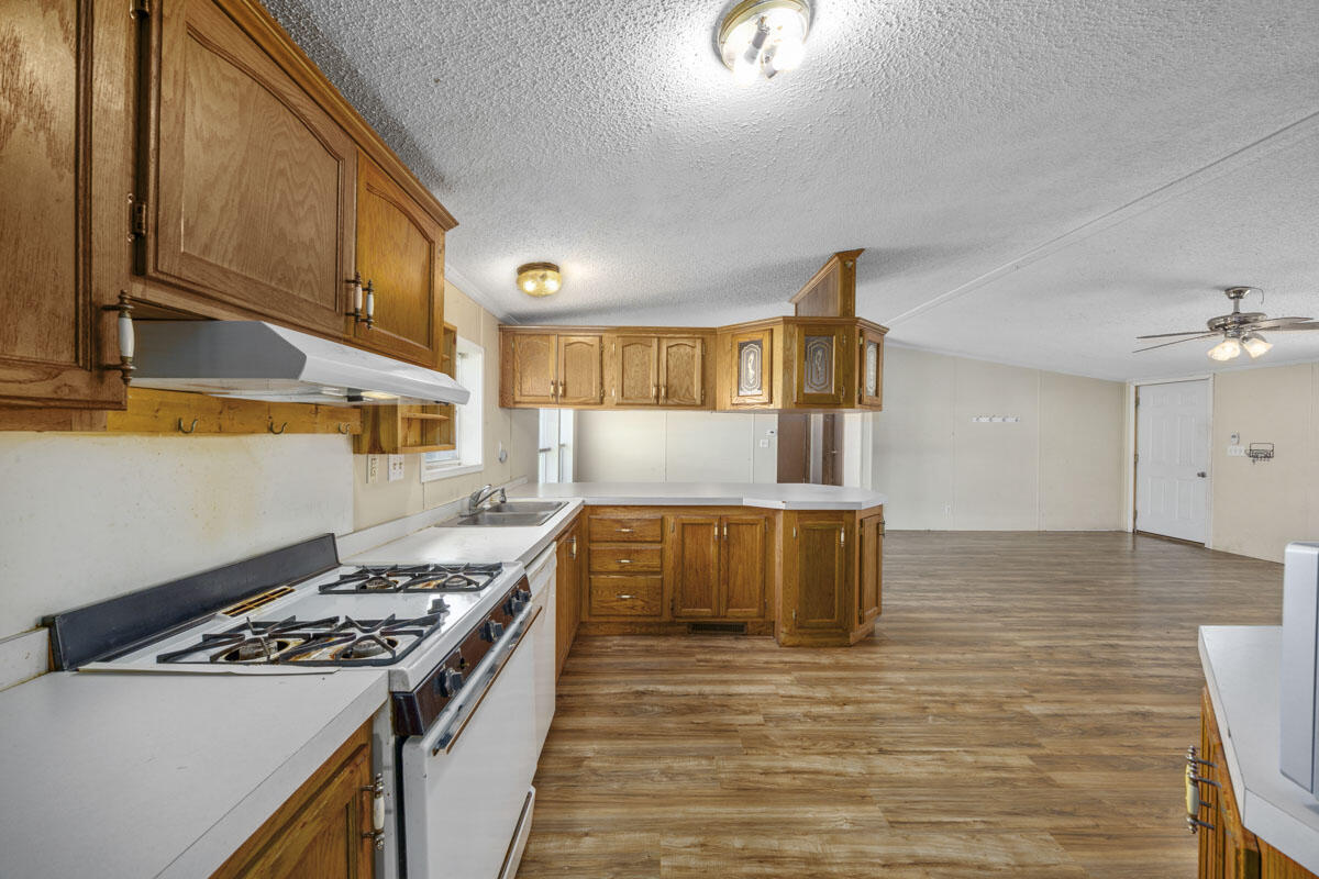 525 East Rainbow Road Newaygo, MI 49337 - Photo 8 of 20 IMG_1007
