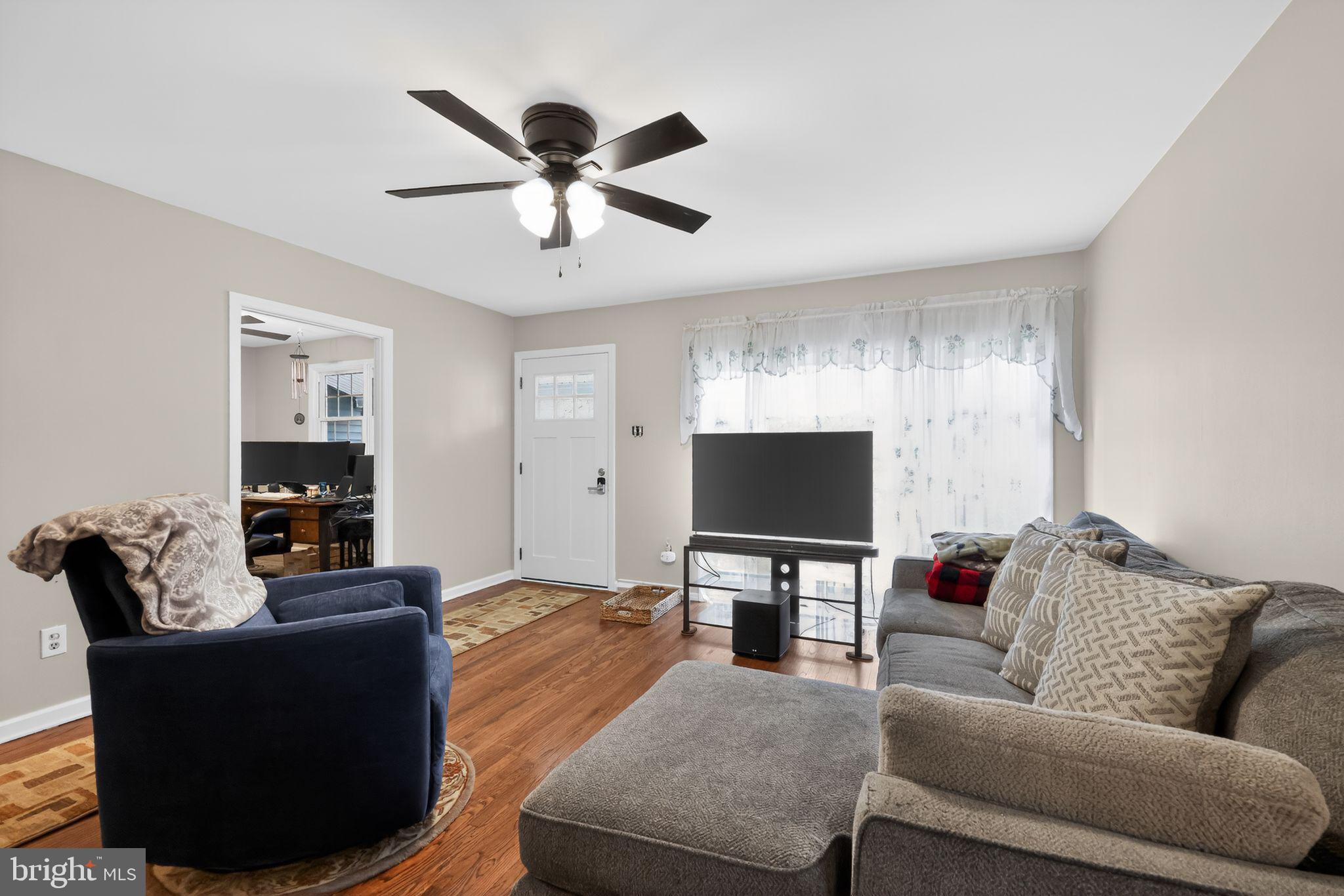 29 White Birch Road Blackwood, NJ 08012 - Photo 2 of 15 Freshly painted throughout
