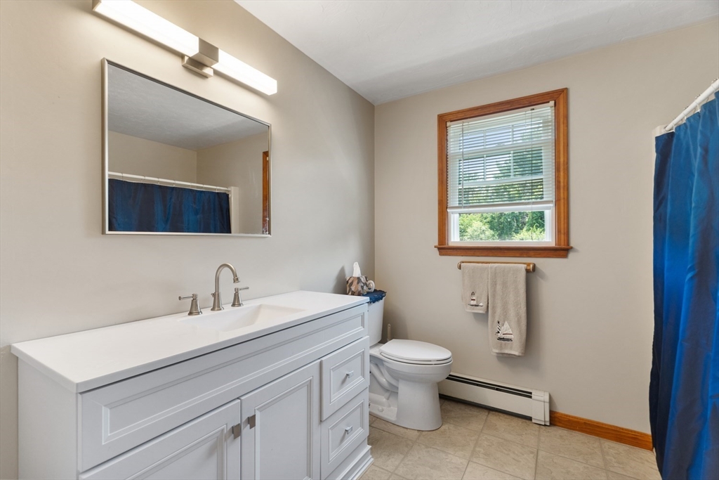 3 Pudding Street Uxbridge, MA 01569 - Photo 23 of 42