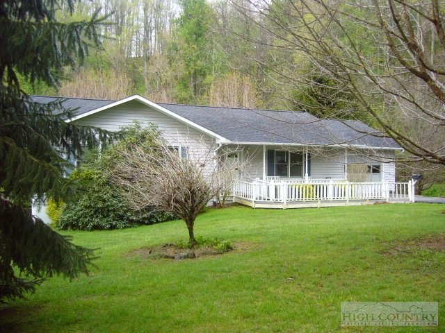 501 Oak Grove Road Boone, NC 28607 - Photo 2 of 11 Gallery Image 2