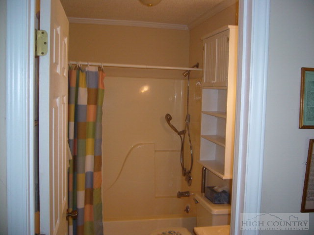 501 Oak Grove Road Boone, NC 28607 - Photo 3 of 11 Gallery Image 3