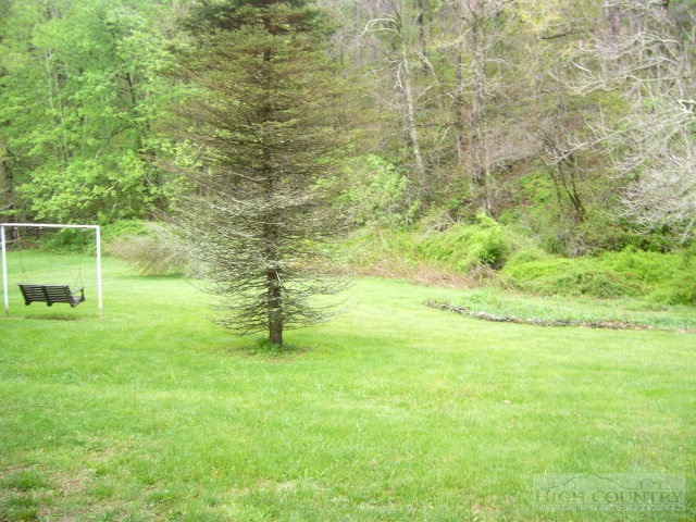 501 Oak Grove Road Boone, NC 28607 - Photo 5 of 11 Gallery Image 5