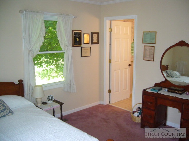 501 Oak Grove Road Boone, NC 28607 - Photo 10 of 11 Gallery Image 10