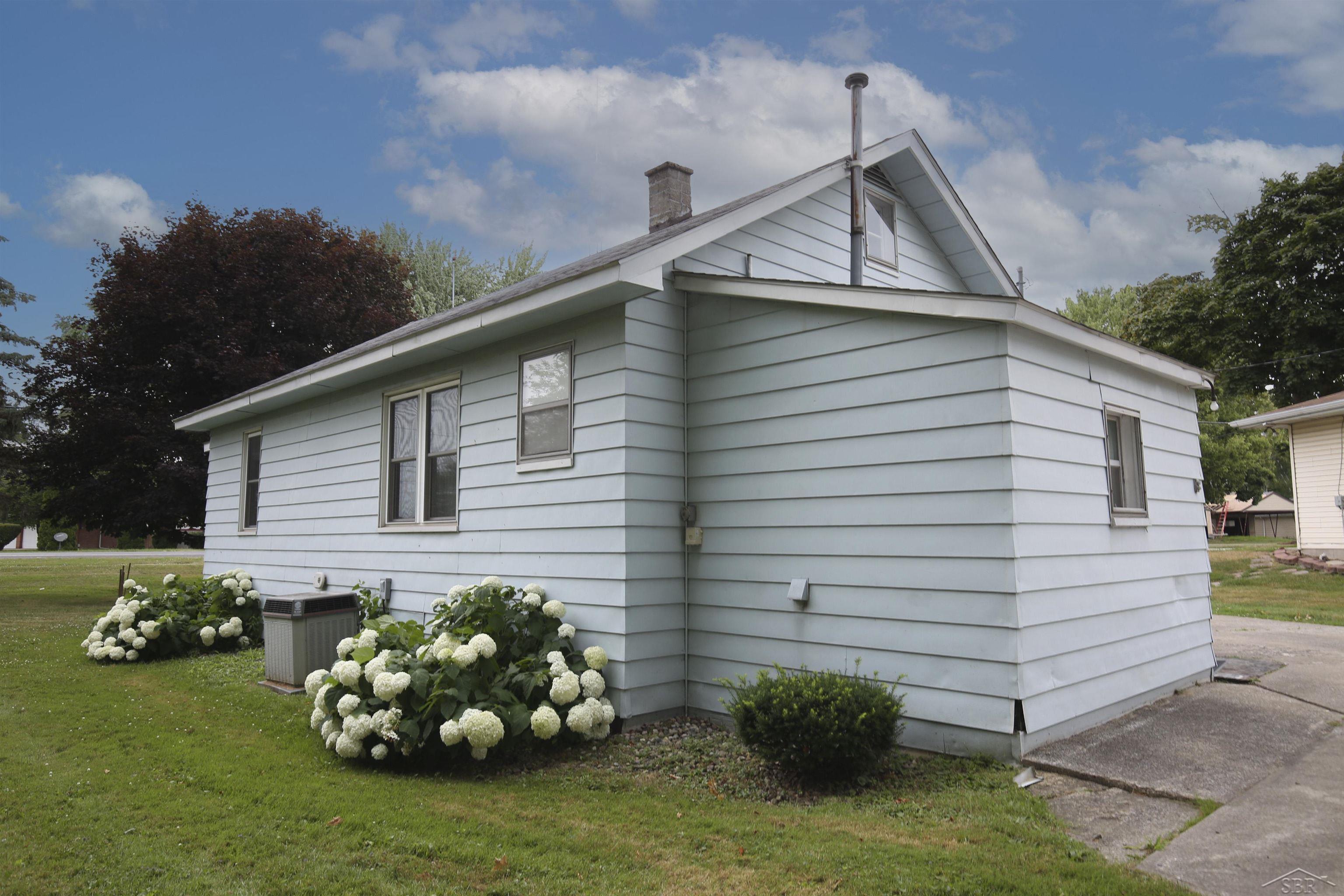 3470 Williamson Road Saginaw, MI 48601 - Photo 4 of 22 50085530-3.JPG
