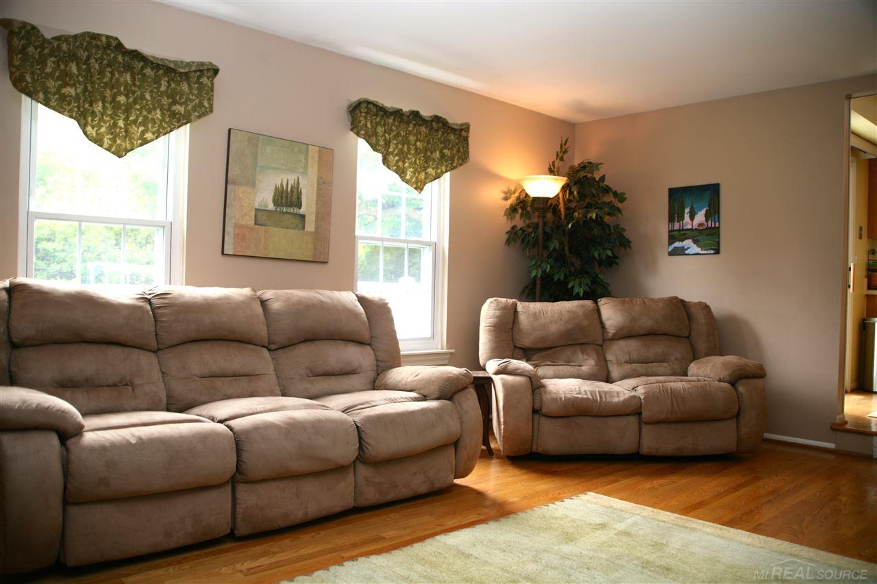 957 Hadley Road Rochester Hills, MI 48307 - Photo 9 of 23