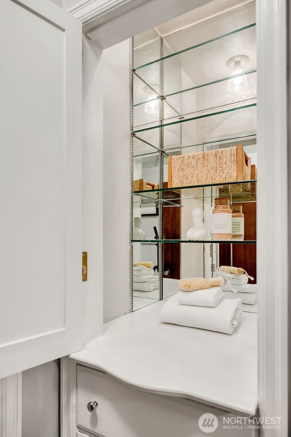 1120 17th Avenue, Unit 204 Seattle, WA 98122 - Photo 32 of 36