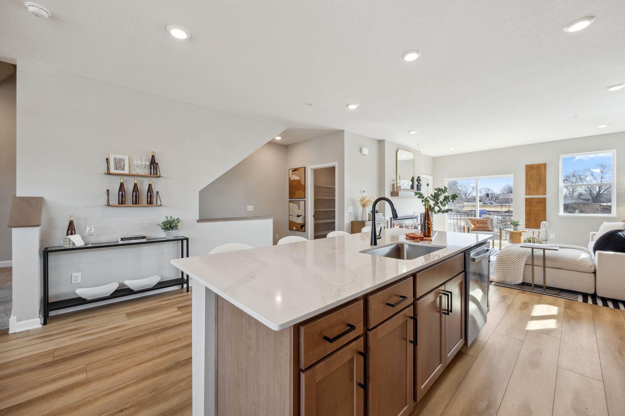 1533 Traverse Lane St. Paul, MN 55118 - Photo 3 of 8