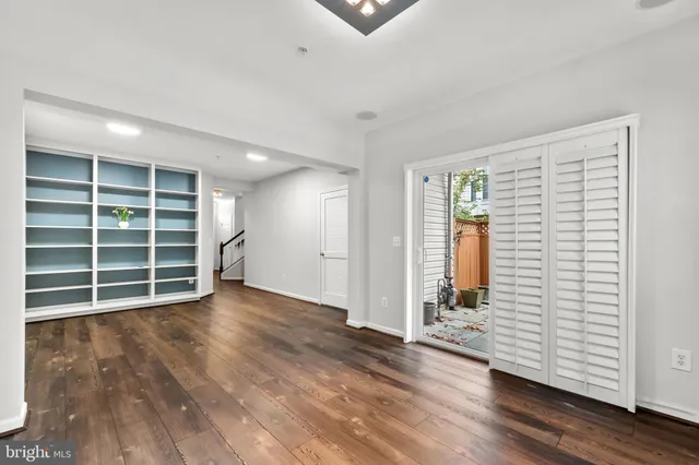 $4,200 | 5120 Grimm Drive, Alexandria, VA 22304