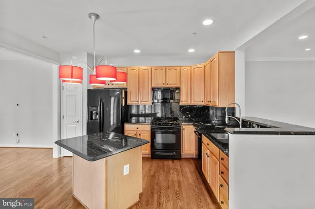 $4,200 | 5120 Grimm Drive, Alexandria, VA 22304