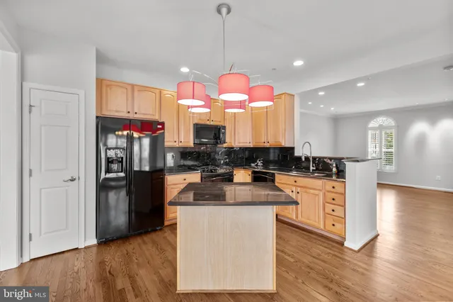 $4,200 | 5120 Grimm Drive, Alexandria, VA 22304