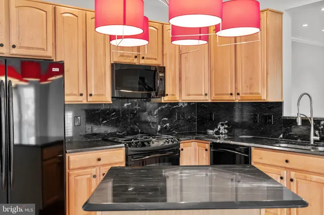 $4,200 | 5120 Grimm Drive, Alexandria, VA 22304