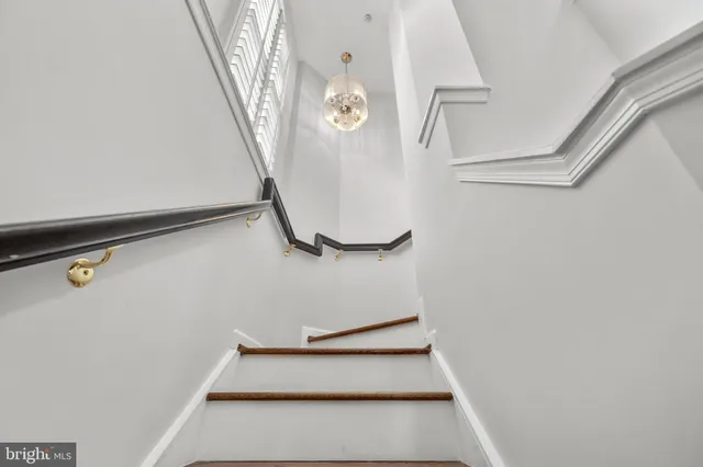 $4,200 | 5120 Grimm Drive, Alexandria, VA 22304