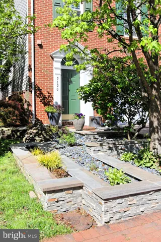 $4,200 | 5120 Grimm Drive, Alexandria, VA 22304