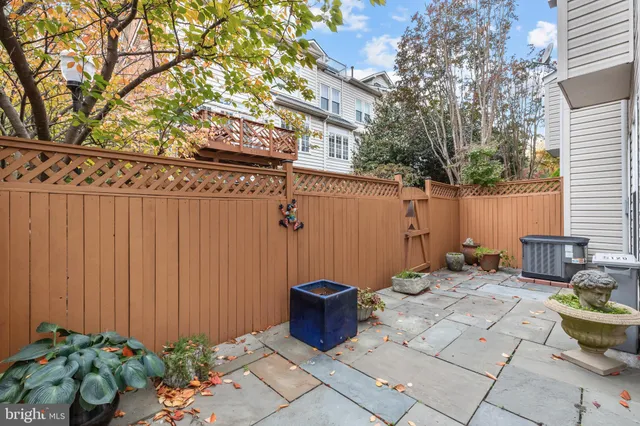 $4,200 | 5120 Grimm Drive, Alexandria, VA 22304