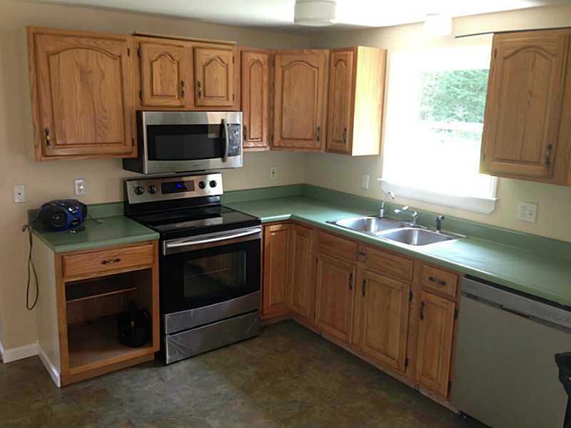 9 Town Line Road Biddeford, ME 04005 - Photo 3 of 20 Kitchen. Oak kitchen cabinets with...