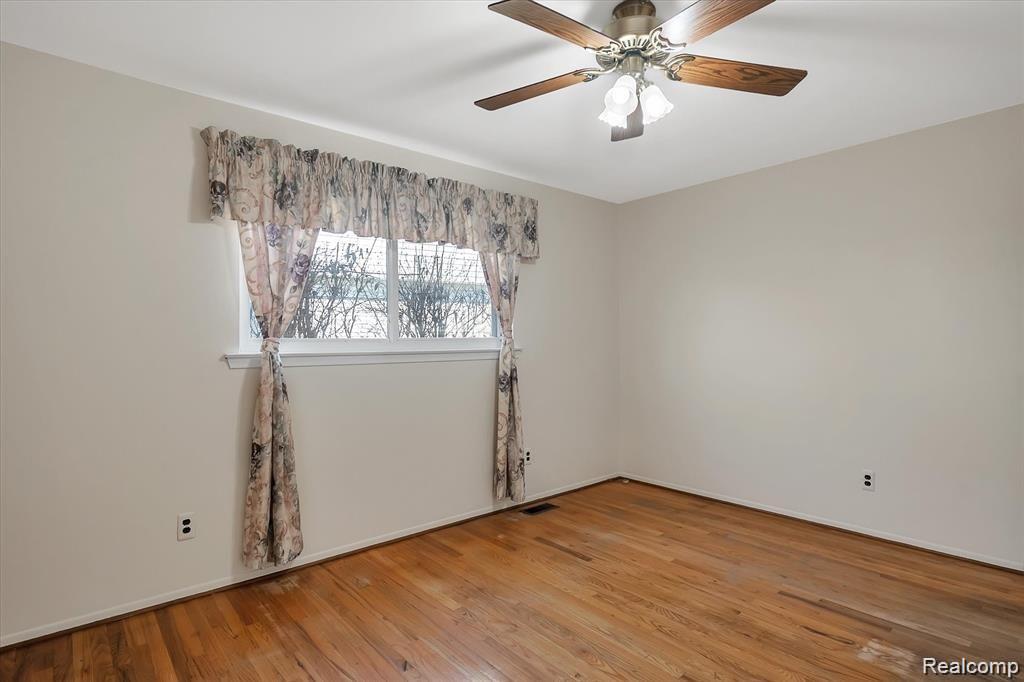 44136 Brandywyne Road Canton, MI 48187 - Photo 23 of 33 29-44136-Brandywyne-Rd-WindowStill-Real-Estate-Photography-29.jpg