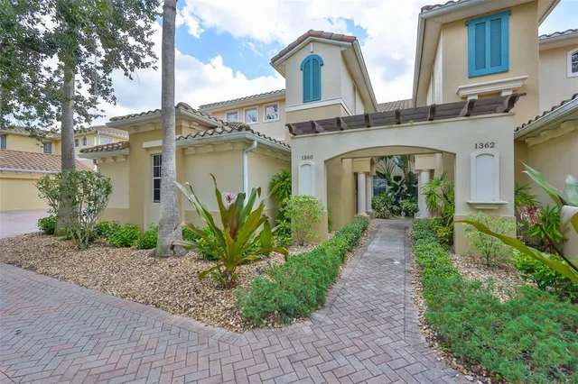 $440,000 | 1360 Emerald Dunes Drive, Sun City Center, FL 33573