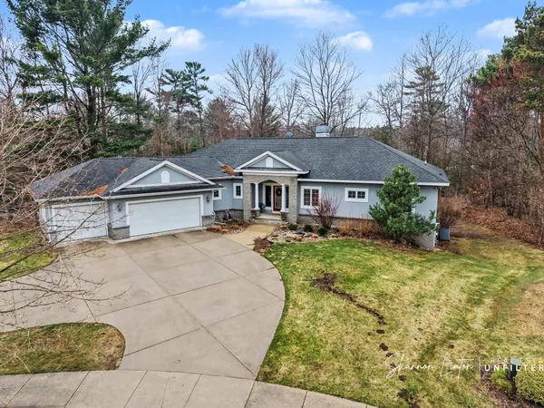 $990,000 | 17914 Shallow Springs Court, Spring Lake, MI 49456