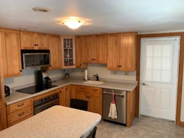 47 Waterman Road Auburn, MA 01501 - Photo 4 of 19 Gallery Image 4