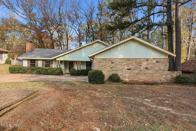 $170,000 | 1264 Woodfield Drive, Jackson, MS 39211