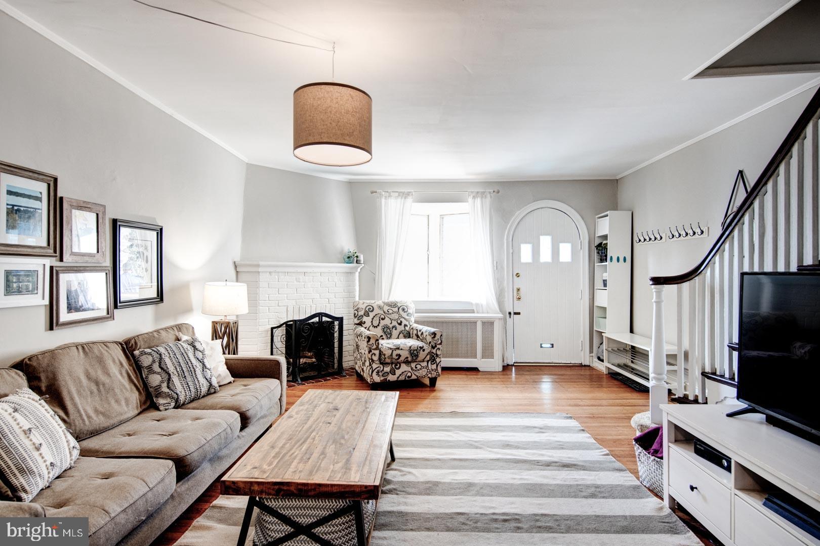 28 Roumfort Road Philadelphia, PA 19119 - Photo 5 of 31 Gallery Image 5