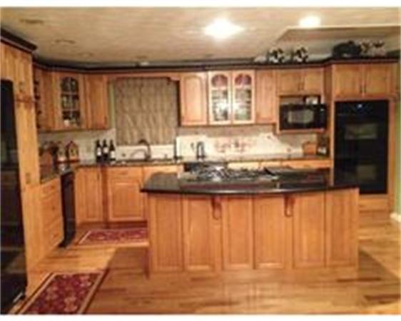 27 Carpenter Road Dudley, MA 01571 - Photo 2 of 9 Gallery Image 2
