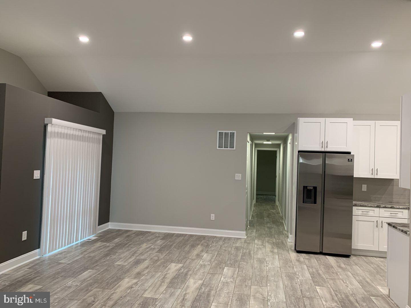 704 Earl Road Lindenwold, NJ 08021 - Photo 2 of 21
