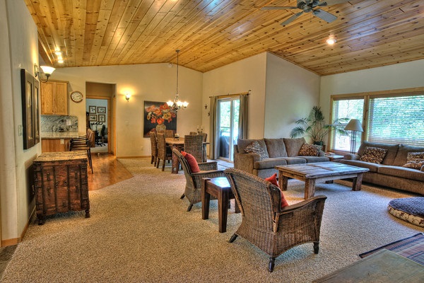 10195 Columbine Road Truckee, CA 96161 - Photo 4 of 14 Gallery Image 4