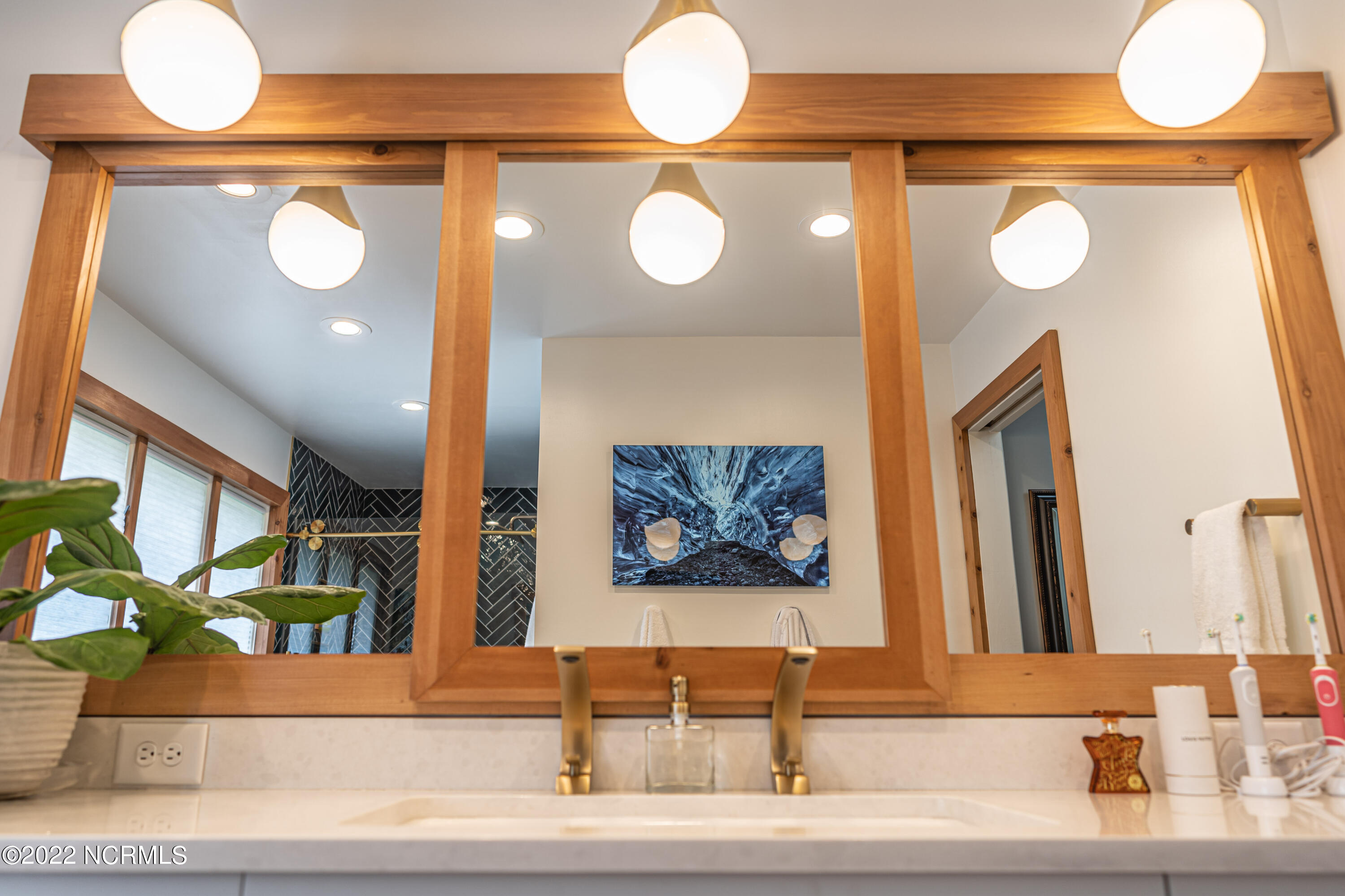 1044 Burning Tree Road Pinehurst, NC 28374 - Photo 22 of 38 Mirrors