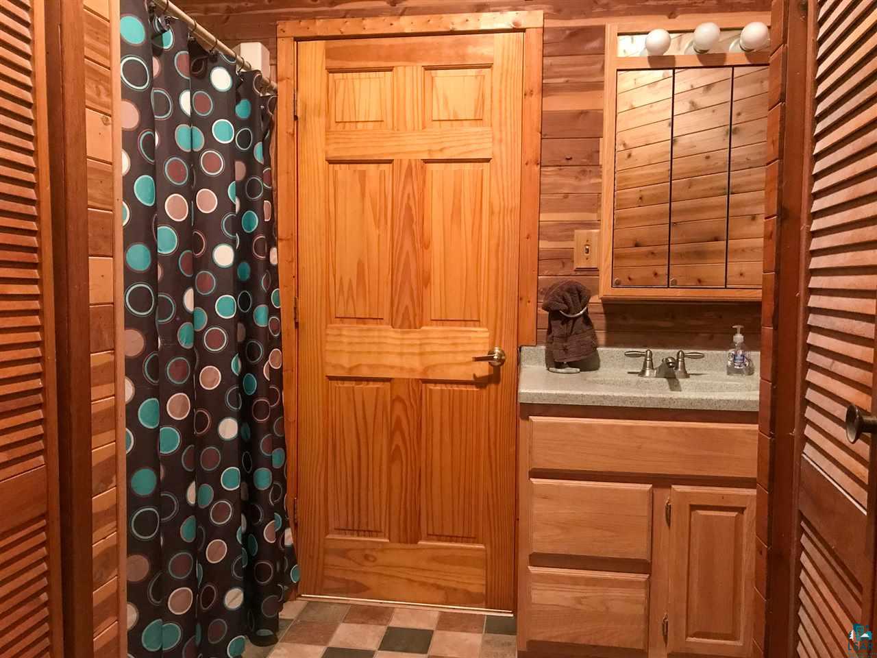 6007 St Louis River Road Duluth, MN 55810 - Photo 14 of 25 Main floor full bath